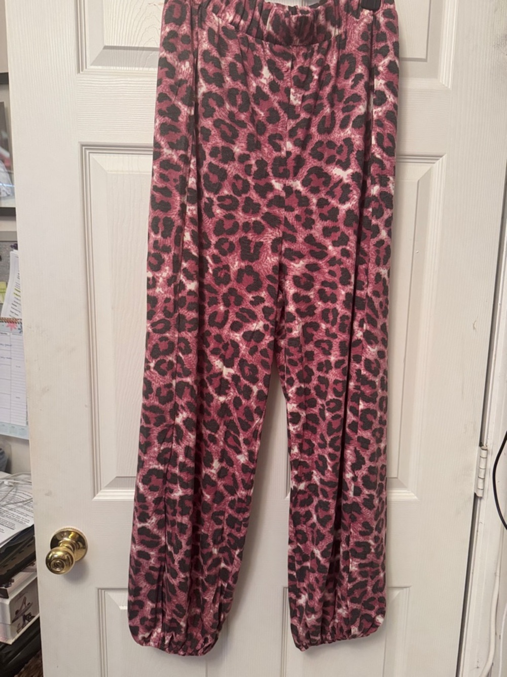 Zenana Women’s Pink Leopard Split-Side Lounge Pants with elastic - Picture 2 of 7